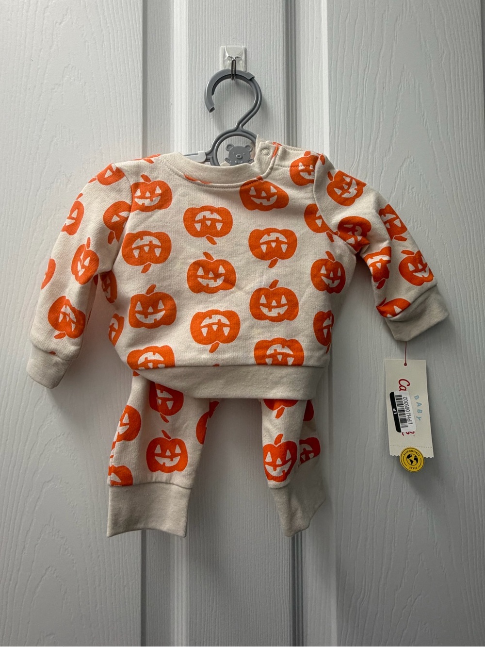 Cat & Jack Cream and Orange Pumpkin Print Pullover Set